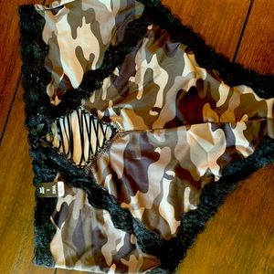 Torrid size 0 camo sexy brief w tags brand new